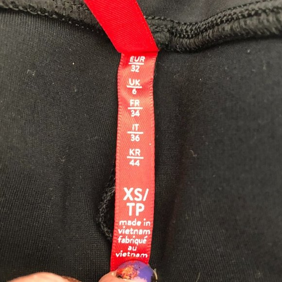 SPANX Perforated Panel high waist Legging in Very Black XS - Picture 7 of 16